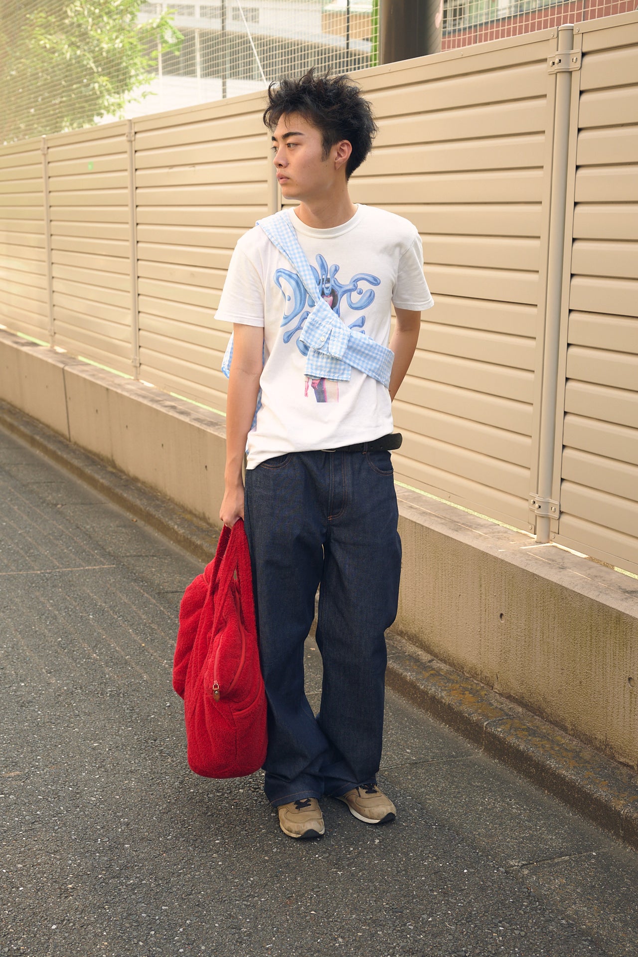ニューバランスを履いた奈良匠真さんの全身