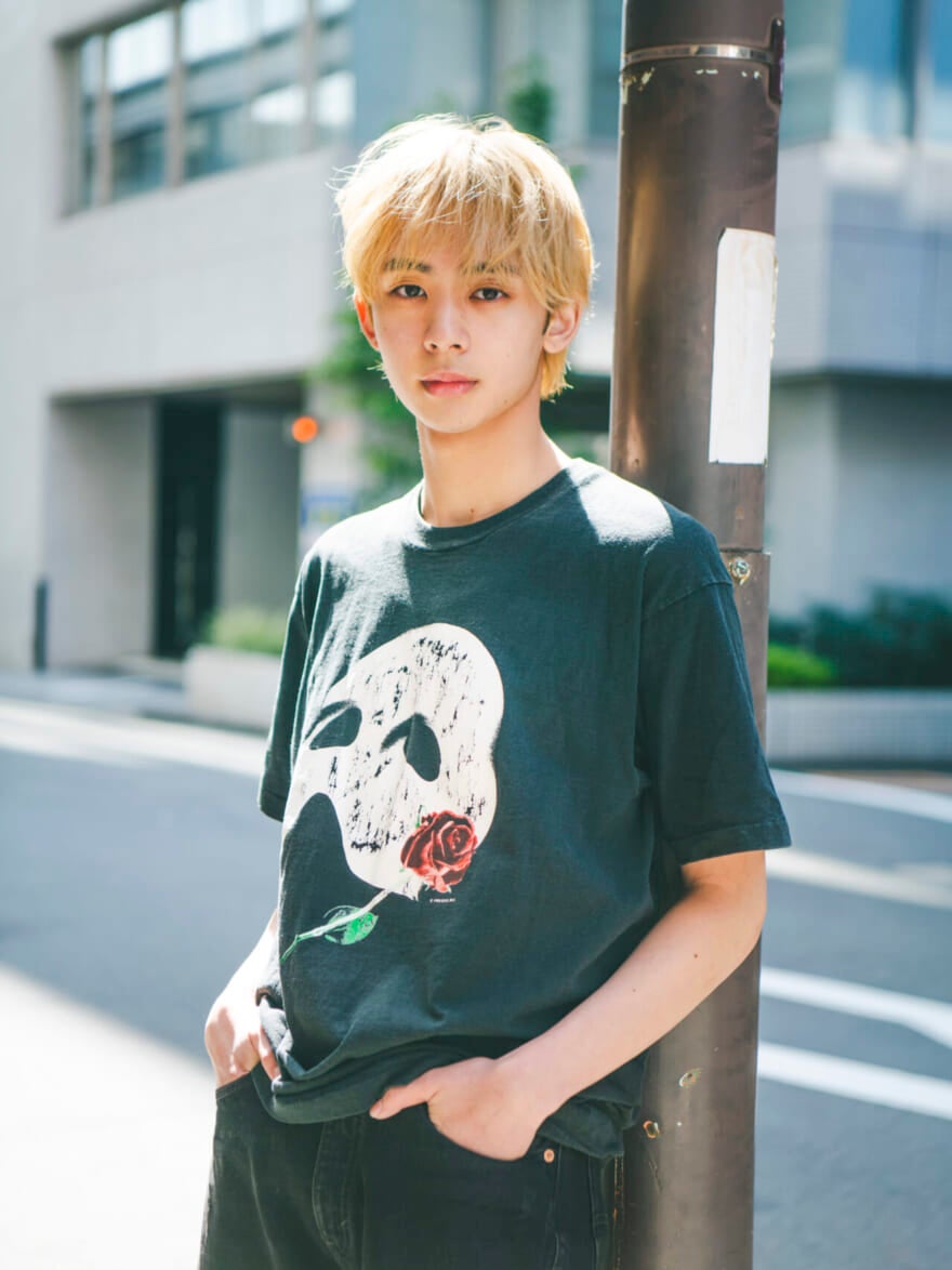 フルーツオブザルームのTシャツ