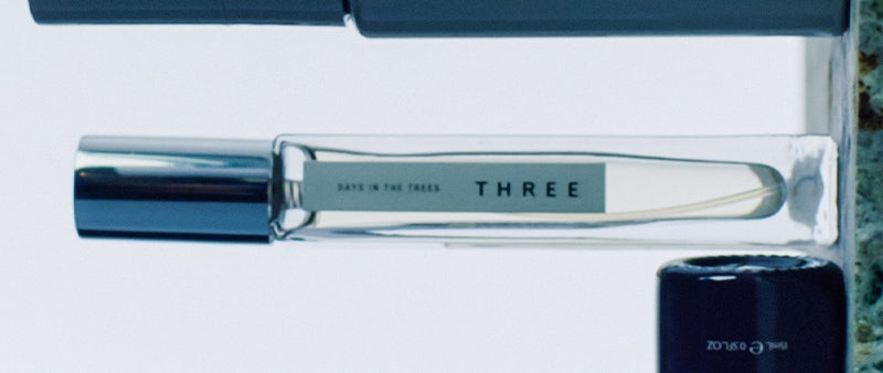 THREEの香水「エッセンシャルセンツ 02」