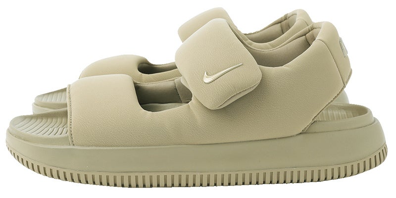 NIKEのベージュのサンダル