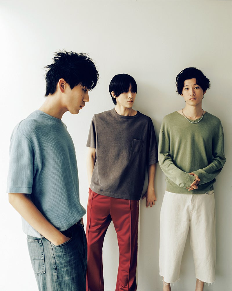 和紙を撚糸したオリジナルファブリックのトップス
