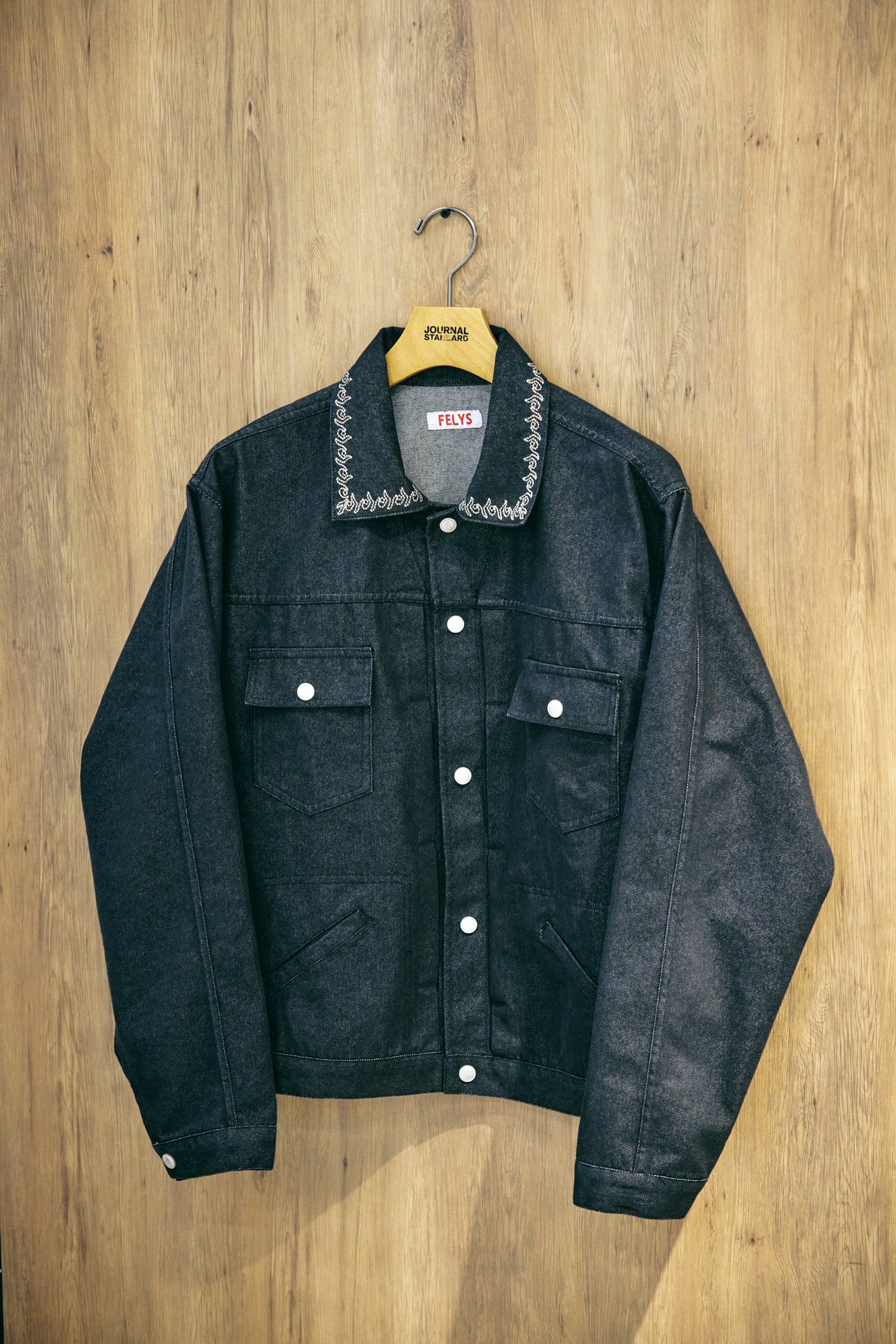 オシャレな人が買ってよかった〈FELYS〉のデニムジャケット