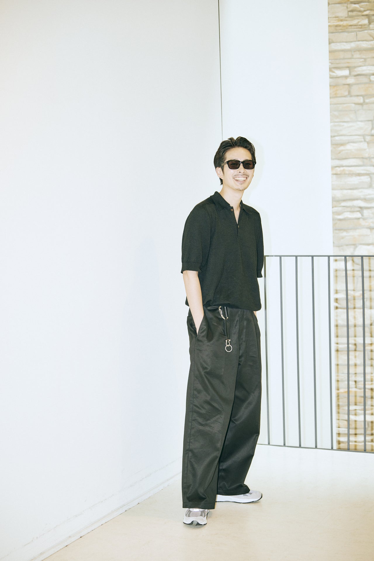 〈BuddyOptical〉のサングラスのオラつかない着こなし 2