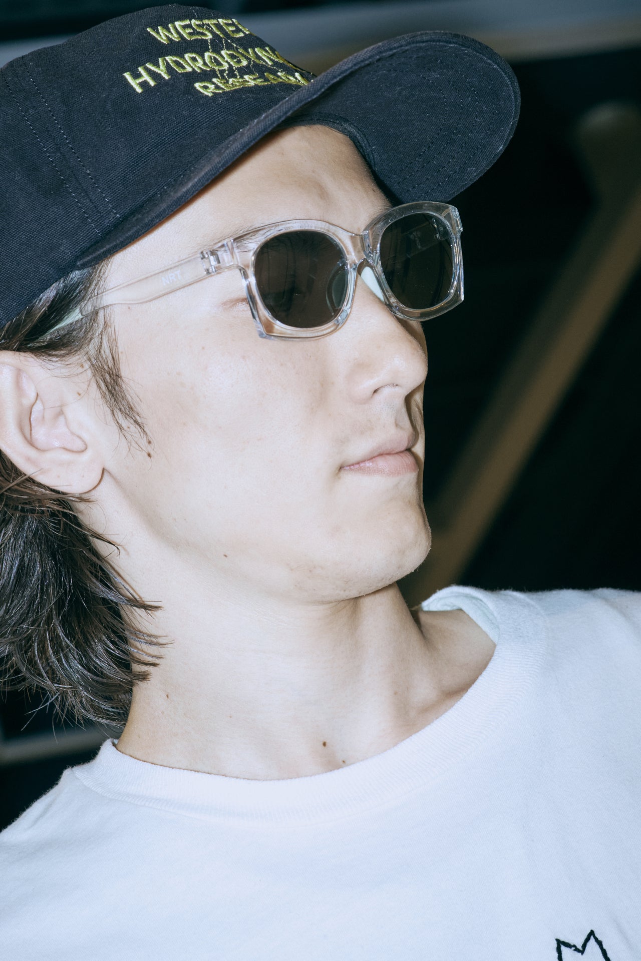 ④〈eye c u〉のサングラスのオラつかない正解着こなし