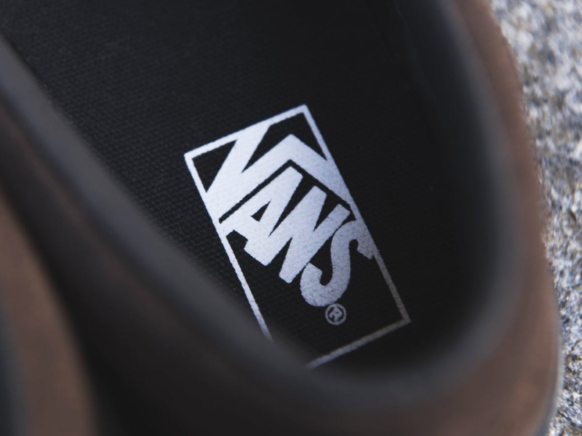 オシャレな人が「ヴァンズ」をいま履きたい理由とは？ 真夏のオールホワイトなオーセンティック、噂のローファー型…愛用スニーカー３選！