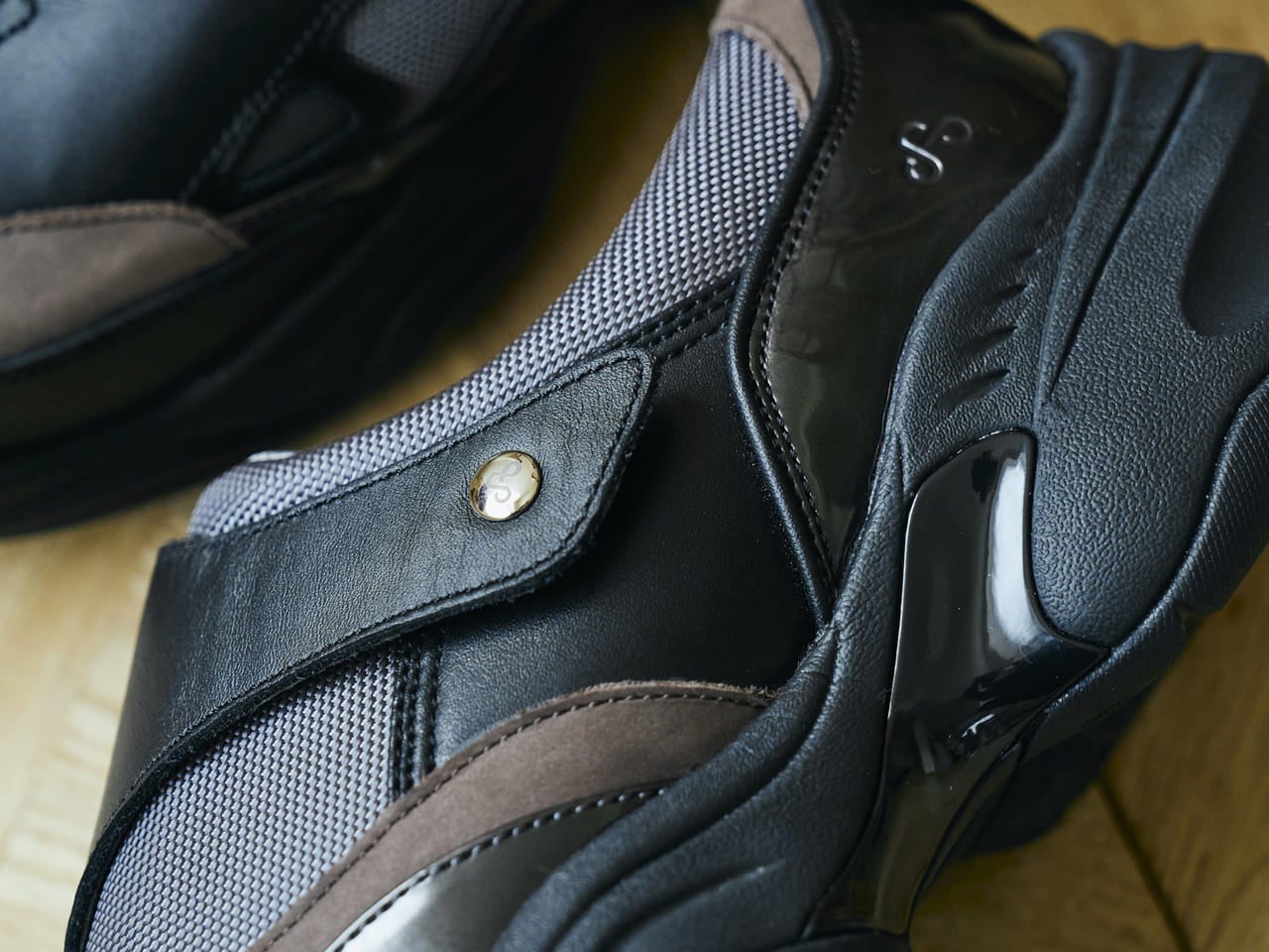 「大人カラースニーカー」に惚れて。オシャレな人が買ってよかった４選！正解着こなしもあわせてチェック！