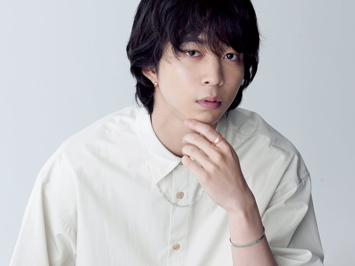 僕らにもピンクゴールドを。ジュエッテの夏の定番 “SUMMER PINK” と、鈴木仁の出会い［meets Jouete! Vol.3］