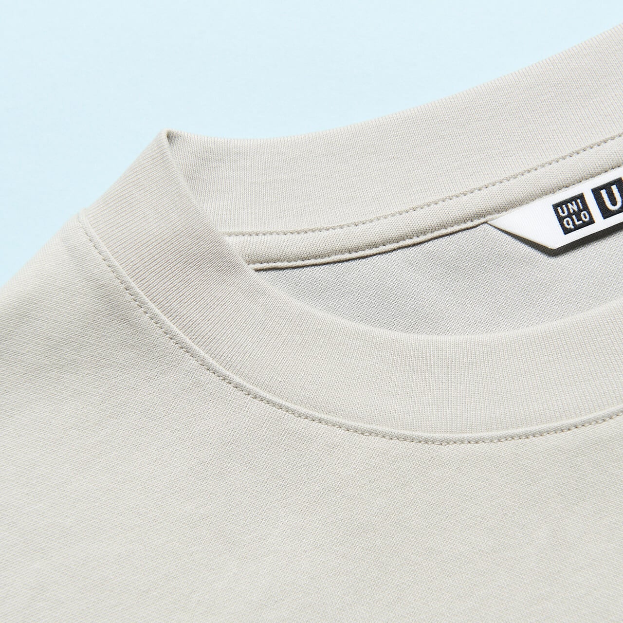 ユニクロ ユーの涼なTシャツ エアリズムコットンオーバーサイズTの素材感