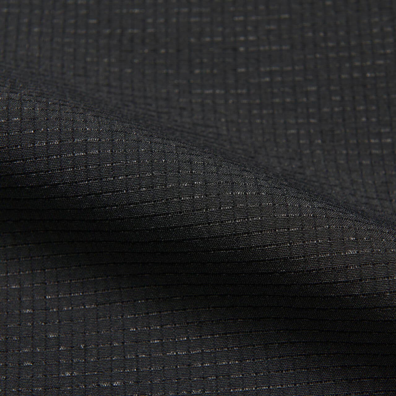 ミレーの涼な黒Tシャツ ブリーズメッシュ オーバーTシャツの素材感