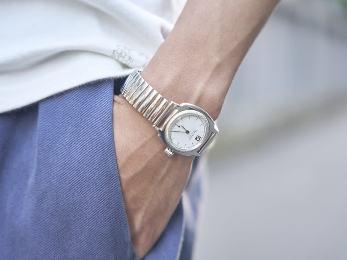 髙橋大翔の夏の私服コーデ、腕時計寄りカット