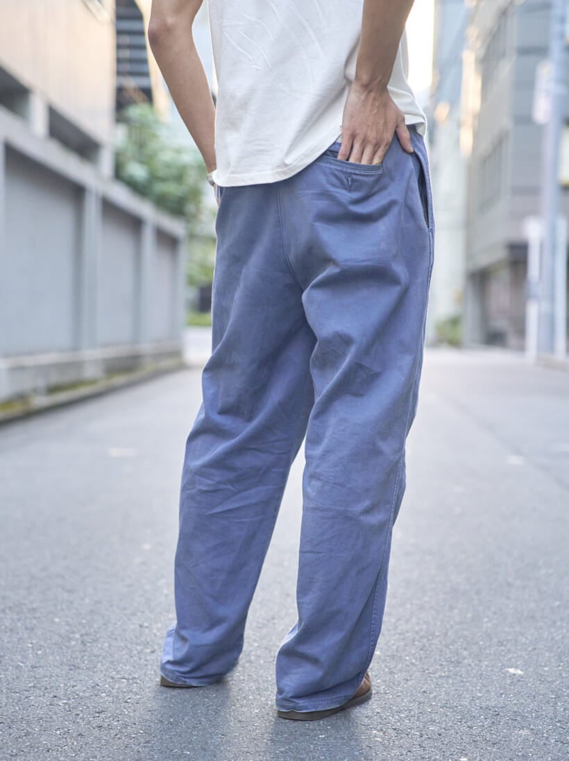 髙橋大翔の夏の私服コーディネート、ポロラルフローレンのチノパンバックショット