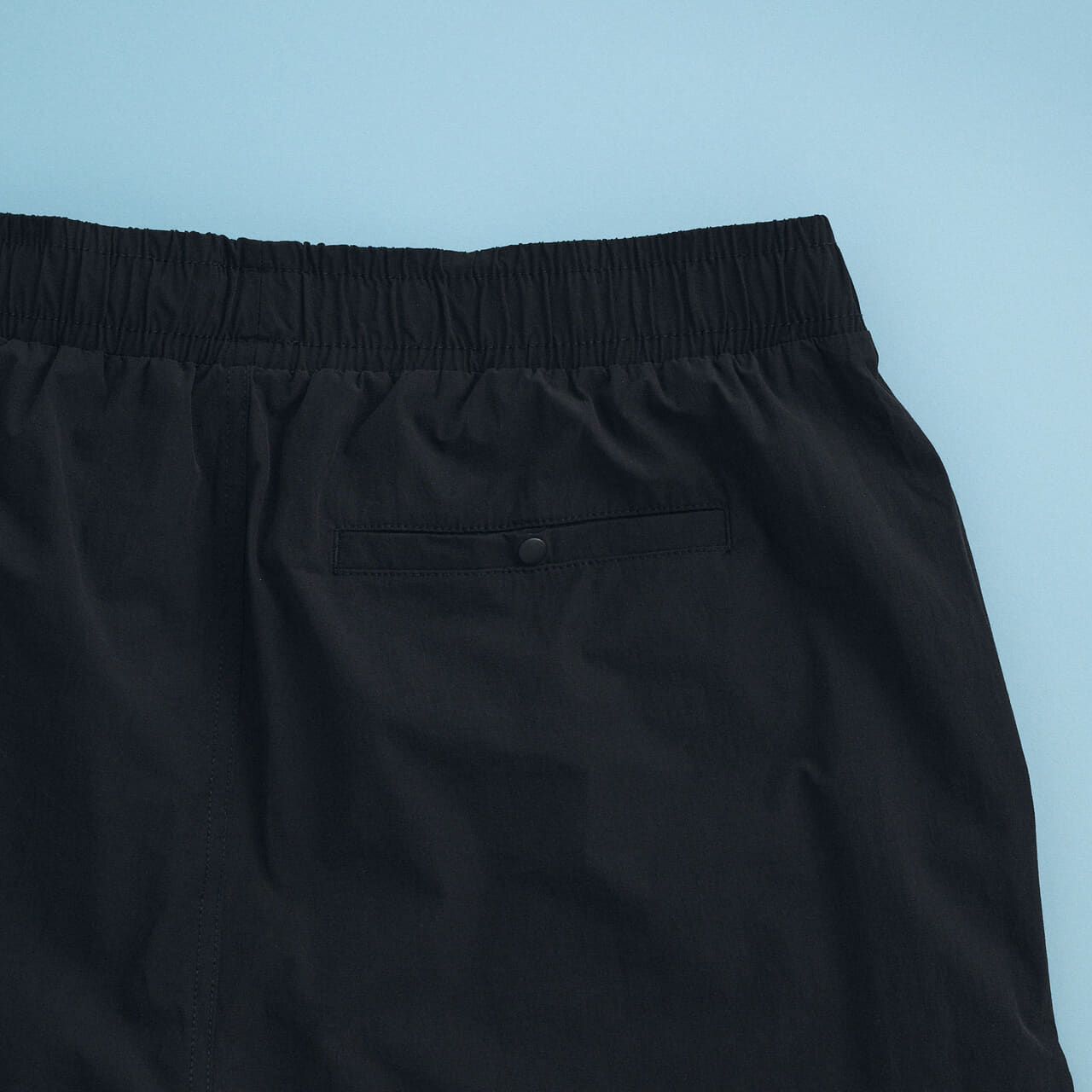 「ファミマ」のショートパンツ くろのバックポケット