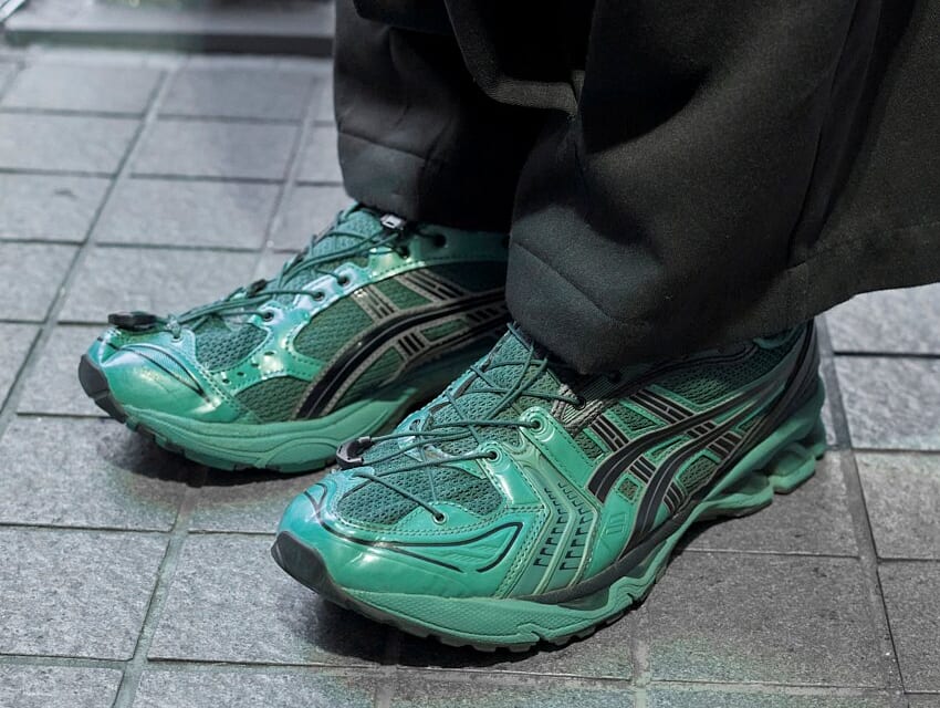 ASICSのスニーカー、GEL-KAYANO 14×UNAFFECTED