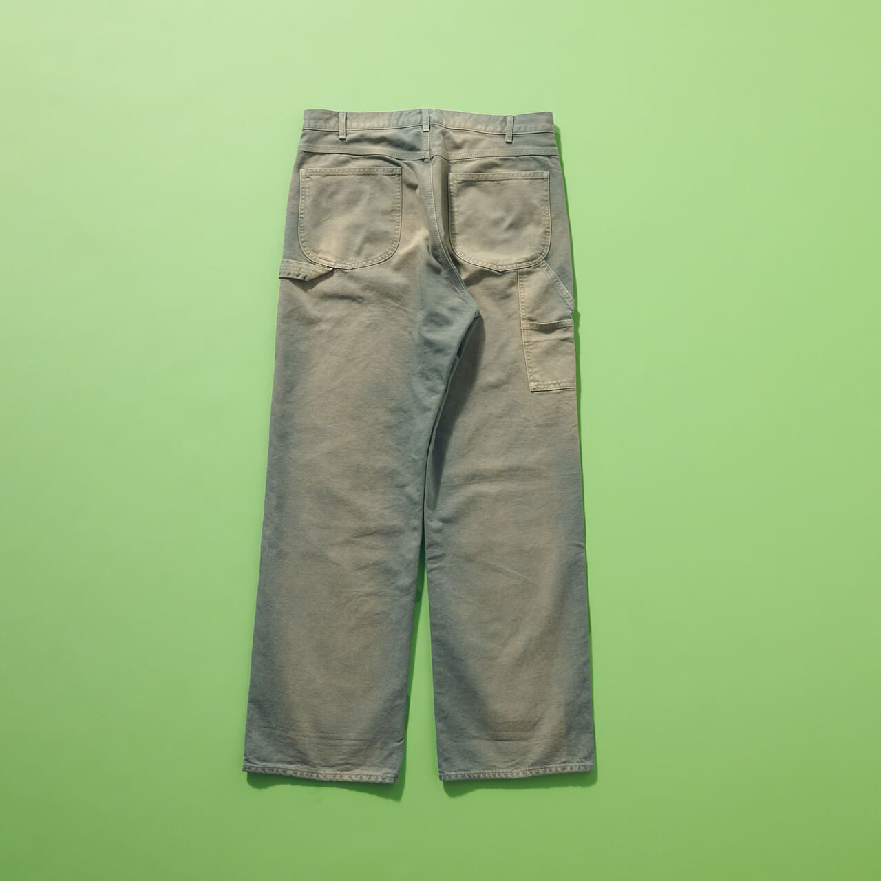 オーラリーのコットンダックパンツ_バック
