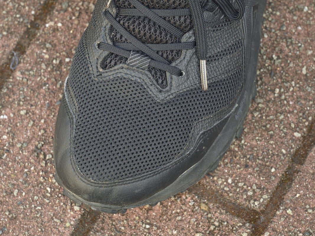 ASICSのスニーカーGEL-SONOMA 6 GTXトウ部分