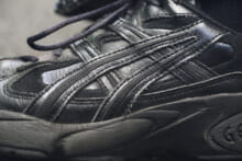革靴派も納得なオールブラックのアシックスGEL KAYANO 5 OGが最高に使える！【夏のメジャースニーカースナップ／DAY17】