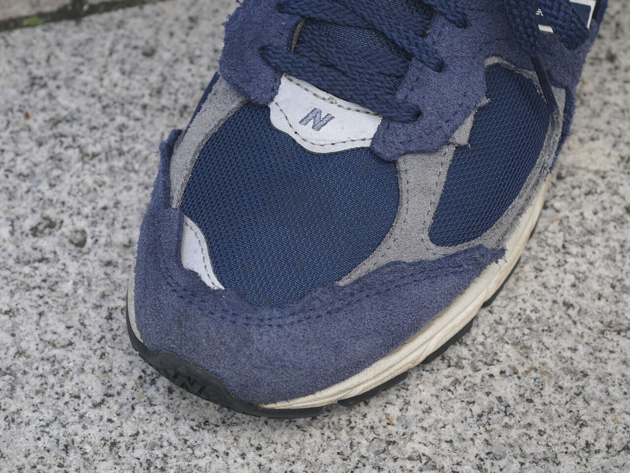 オシャレな人が買ってよかったニューバランス2002Rのトゥ