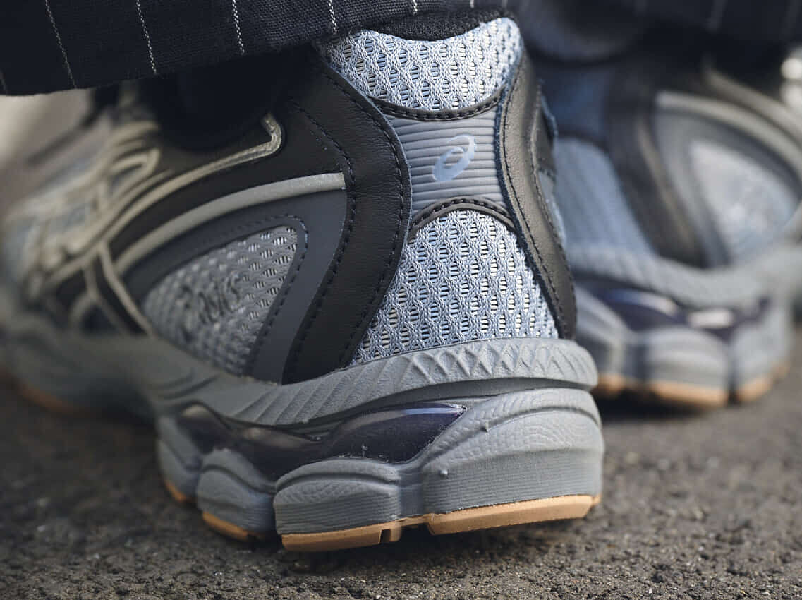 ASICSのスニーカーGEL‐NYC 2055のヒールロゴ
