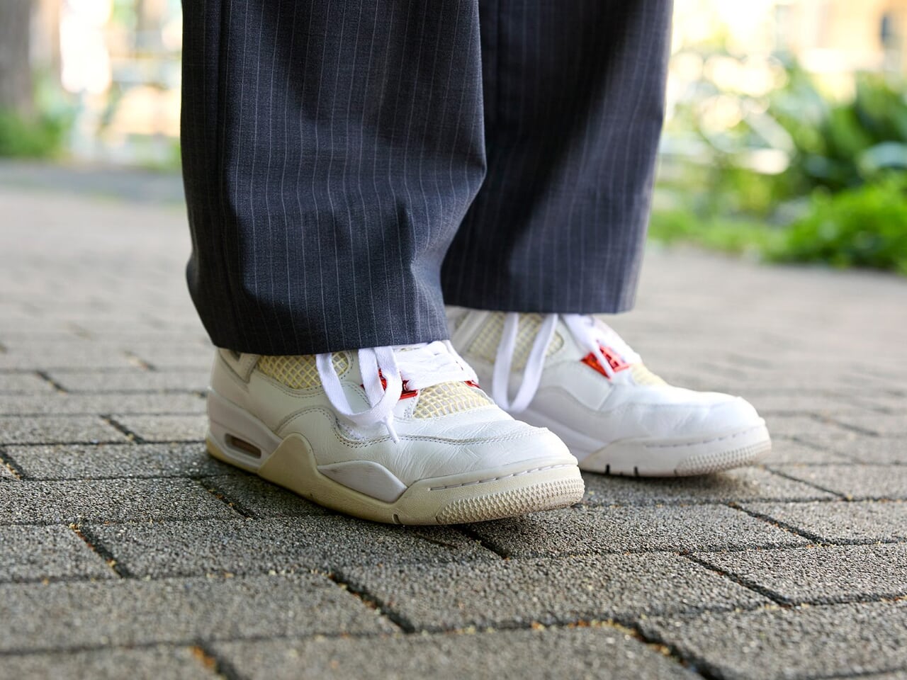 ナイキのAIR JORDAN RETRO 4 着用