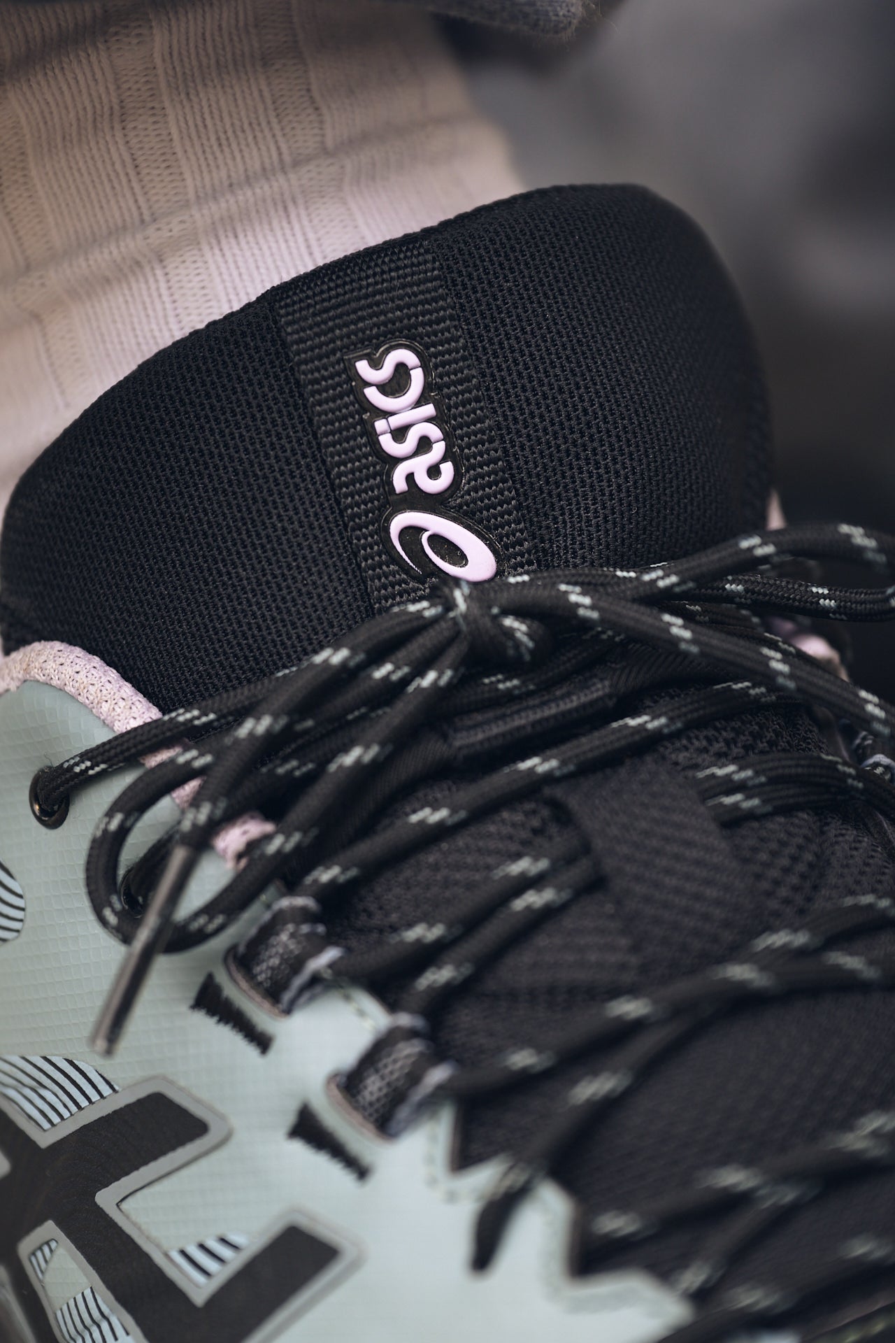 ASICS「GEL-TERRAIN」シュータンロゴ寄り
