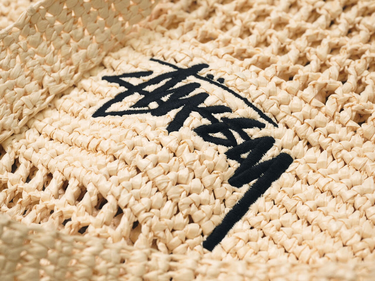 即買いした「ステューシー」のトートバッグはこの夏のベストバイ！リゾート気分になれる涼しげなディティールにゾッコン！