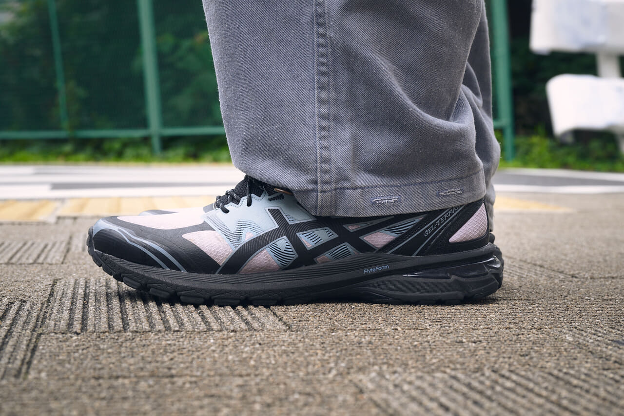 ASICS「GEL-TERRAIN」ロゴ サイド