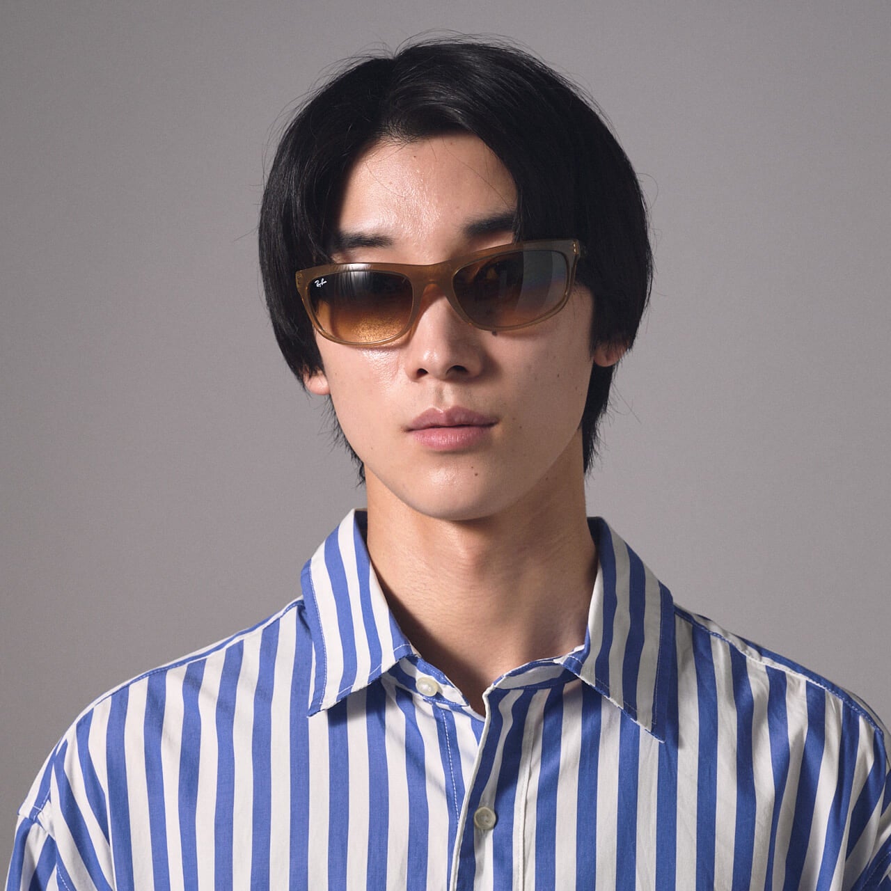レイバンのサングラス BALORAMAを服好きモデルが試着&本音レビュー