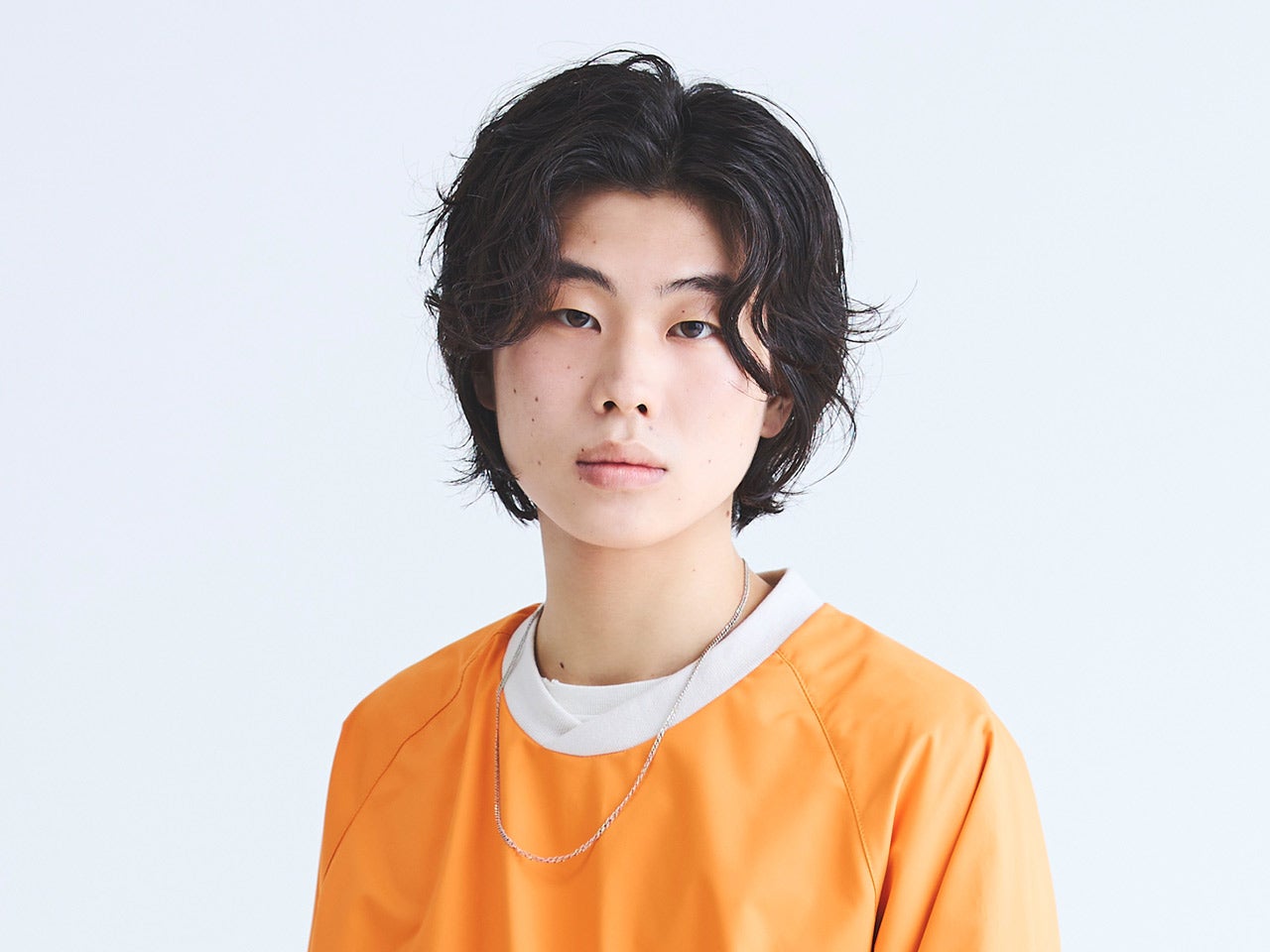 パーマなしでも“パーマ風”ヘアに！普段は扱いにくい、強めのくせ毛こそ活かせる【東京最旬ヘアカタログ】