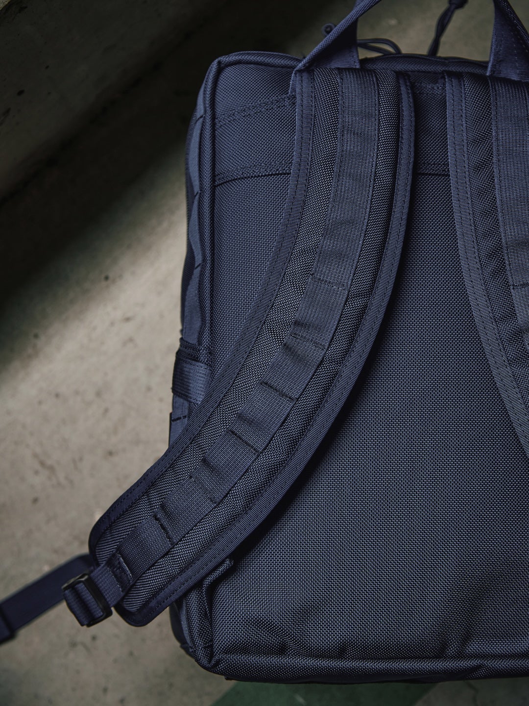 「BEAMS PLUS × BRIEFING」 TA PACK　ショルダーパッド