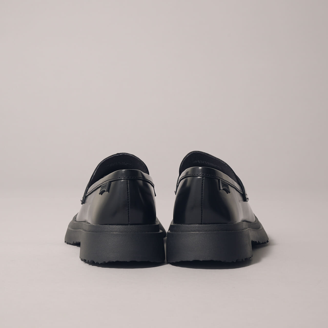 エディターが買ってよかった愛用黒革靴 カンペールの黒ローファーWaldenのヒール