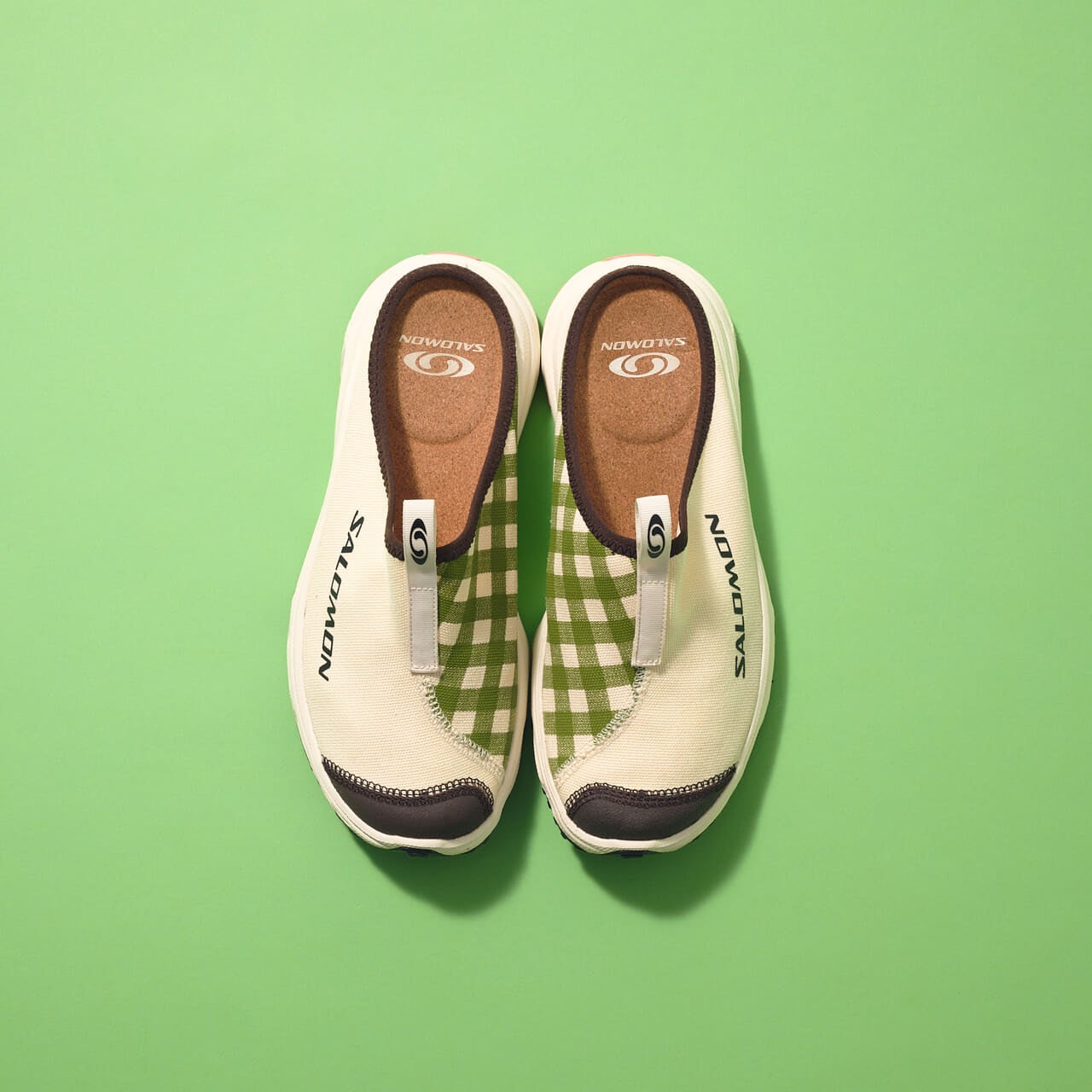 サロモンのスニーカー　RX SLIDE 3.0 CANVAS　Dover Street Market Ginza限定モデル　正面