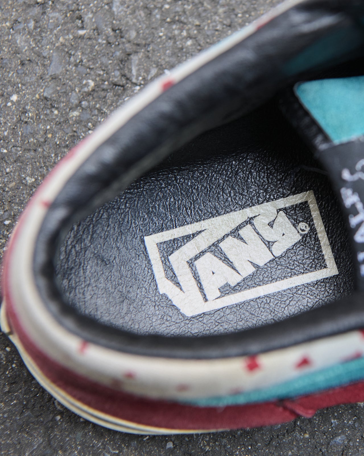 Vans×Supremeのハーフキャブ 中敷きのヴァンズロゴ