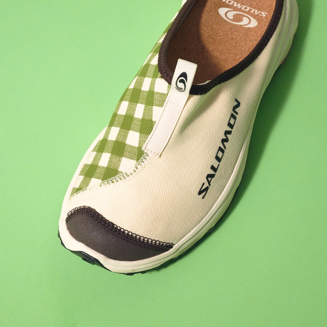 サロモンのスニーカー　RX SLIDE 3.0 CANVAS　Dover Street Market Ginza限定モデル　メッシュ素材のアッパー