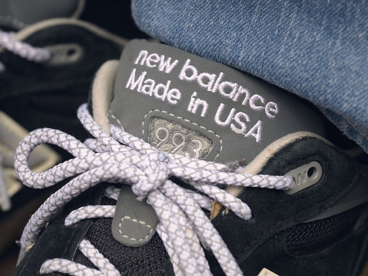 Gallery]愛用中の黒い「ニューバランス 993」は大人っぽくもカジュアル