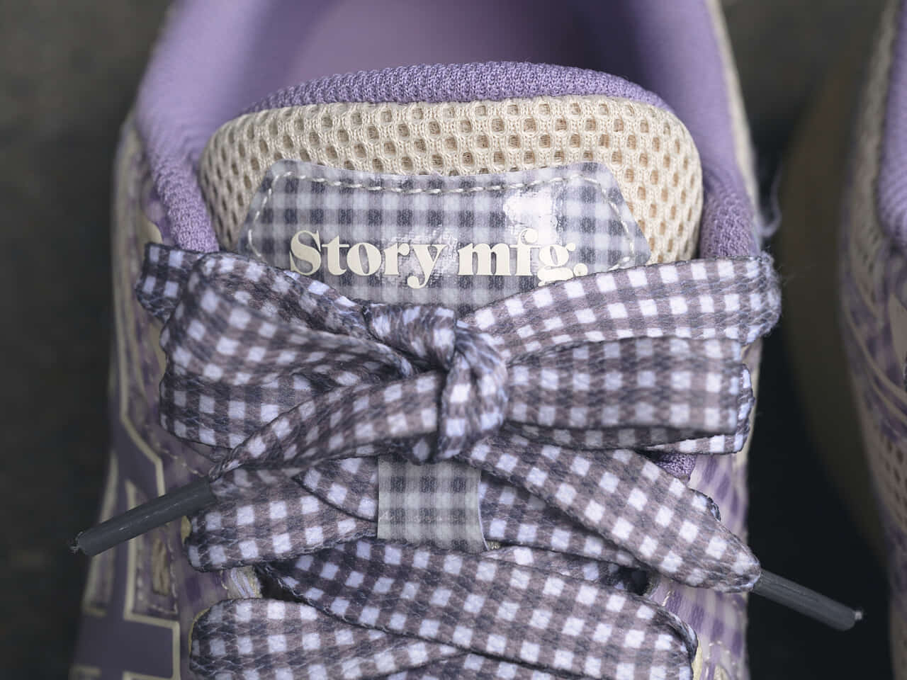 Asics × STORY mfg. 「Gel-Venture」スニーカー シュータンロゴ寄り