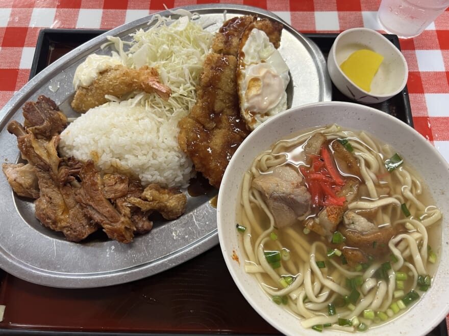 大人のお子様ランチ⁉︎ 沖縄県出身モデルが通う“超”ボリューミーな絶品食堂が夢すぎた！