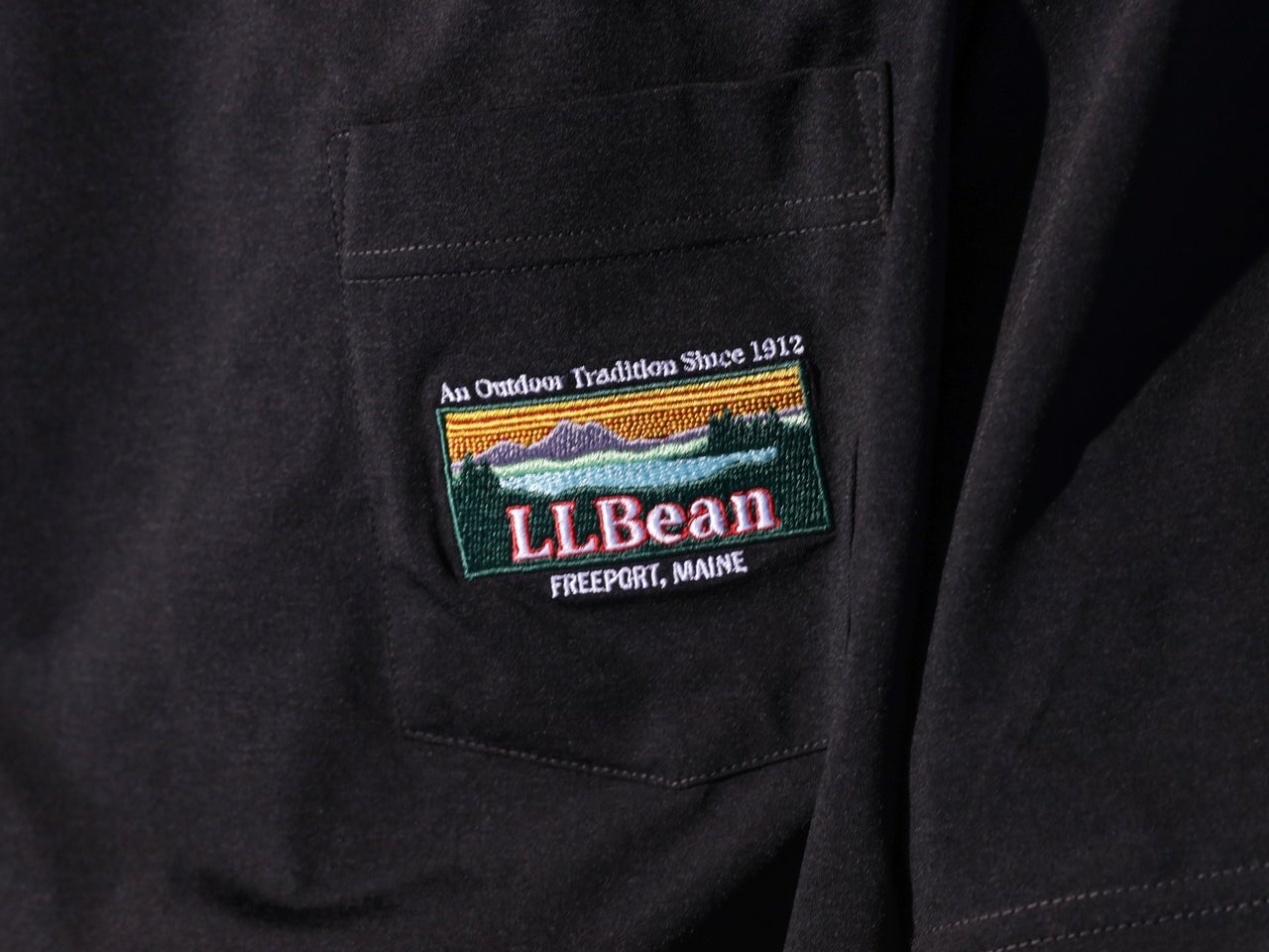 クラシックなエル・エル・ビーンや最強の黒T…完売前に買うべき「黒い涼品」５選。エディターと服好きモデルが試着＆本音レビュー！