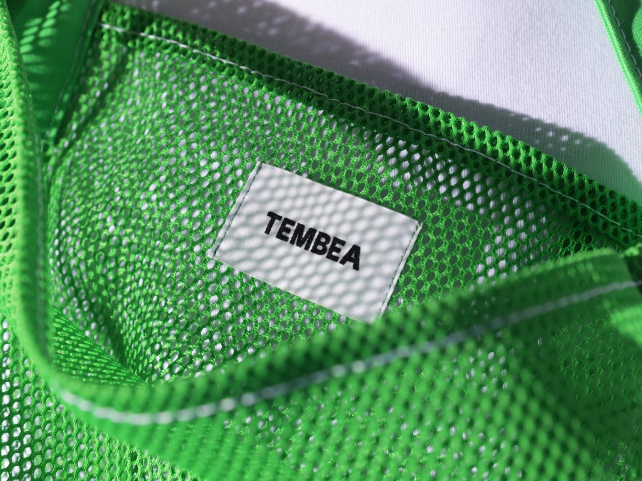 完売前に買うべき「涼しいバッグ」３選。猛暑も楽しいと思えるアイテムを、エディターと服好きモデルが試着＆本音レビュー！