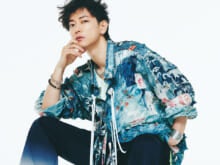 佐藤健、NEO GRUNGE！ “音楽”を感じる衣装で紡ぐファッションストーリー