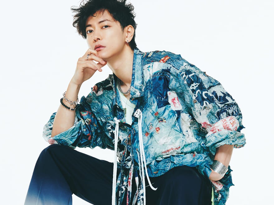 佐藤健、NEO GRUNGE！ “音楽”を感じる衣装で紡ぐファッションストーリー