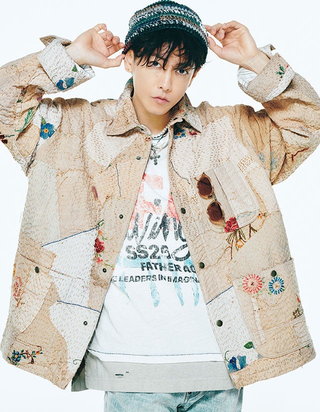 俳優の佐藤健さん。メンズノンノ2025年8・9月合併号に掲載の写真４