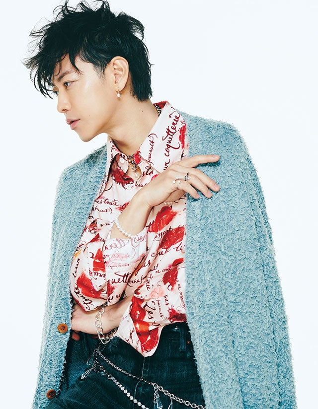 俳優の佐藤健さん。メンズノンノ2025年8・9月合併号に掲載の写真６