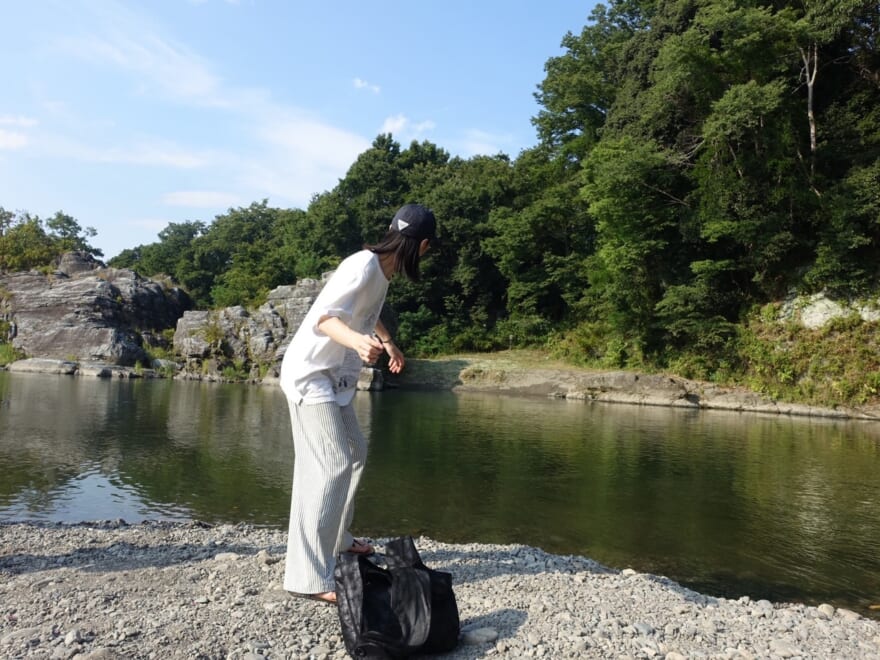 水切りをするメンズノンノモデル海谷遠音。投擲前