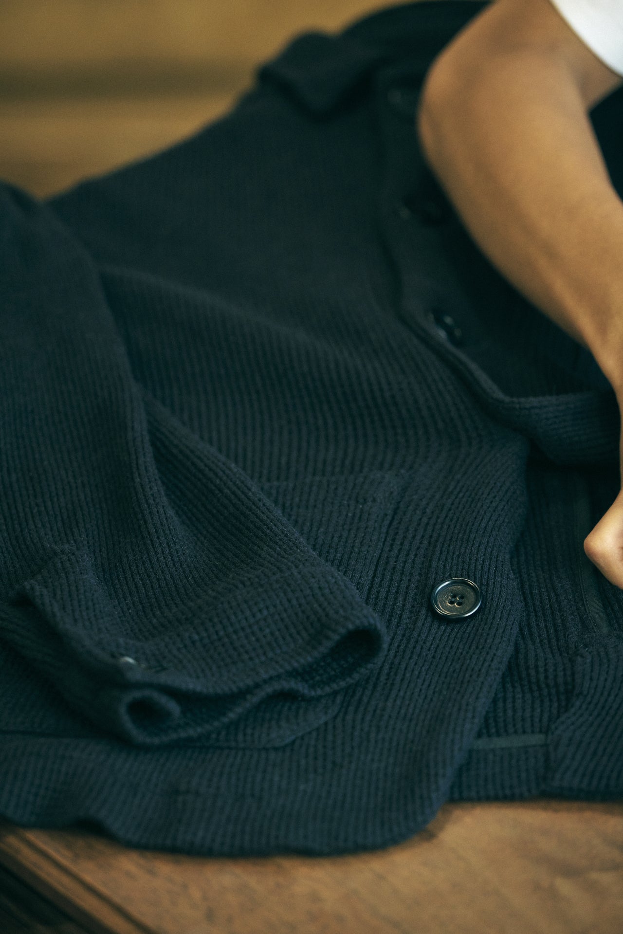 オシャレな人が買ってよかった<META CAMPANIA COLLECTIVE〉のニットジャケットのポケット