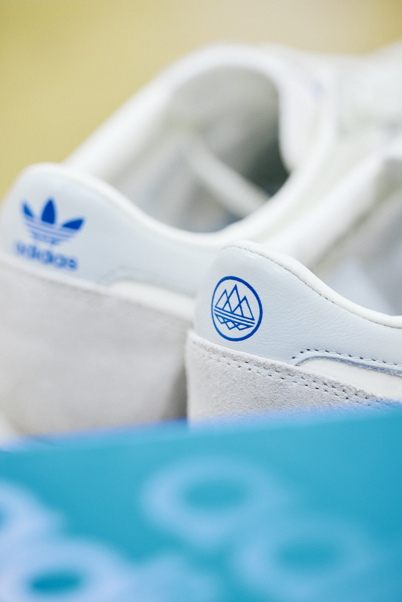 オシャレな人が買ってよかったアディダスのスニーカー〈LIAM GALLAGHER × ADIDAS ORIGINALS〉の「LG2 SPZL」のヒール