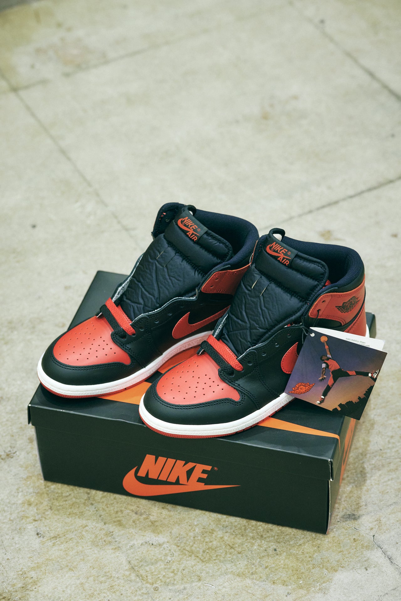 オシャレな人が買ってよかったナイキのスニーカー「AIR JORDAN 1 HI '85 "BRED"」