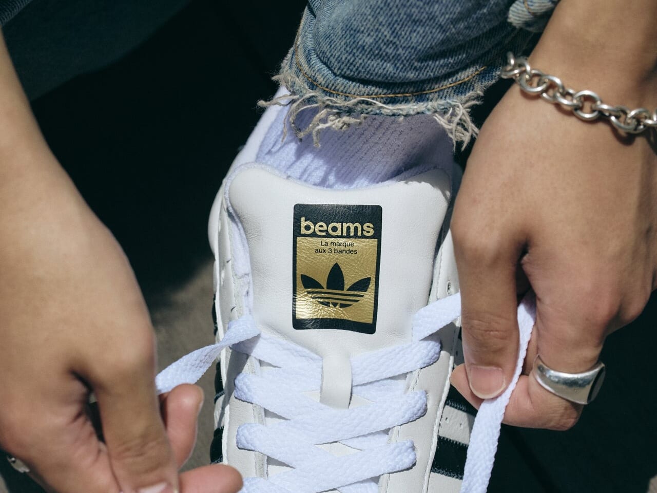 [Gallery]完売間違いナシな“コラボスニーカー”の好印象コーデ４選。「アディダス」「オークリー」「リーボック」…【オシャレ女子が教える、本当にモテるコーデ】