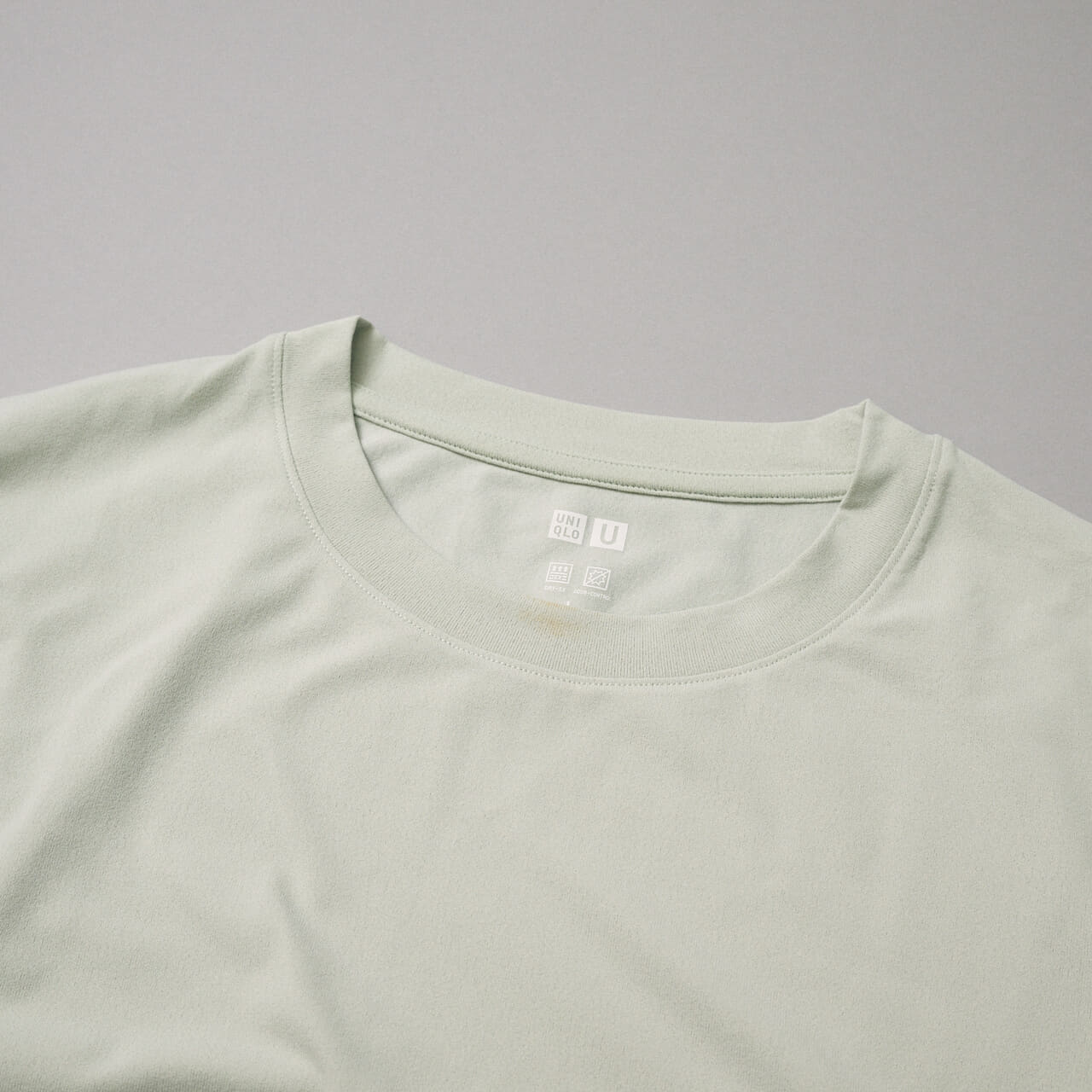 ユニクロの涼しいトップス　ユニクロ ユーのドライEXクルーネックTシャツのネック