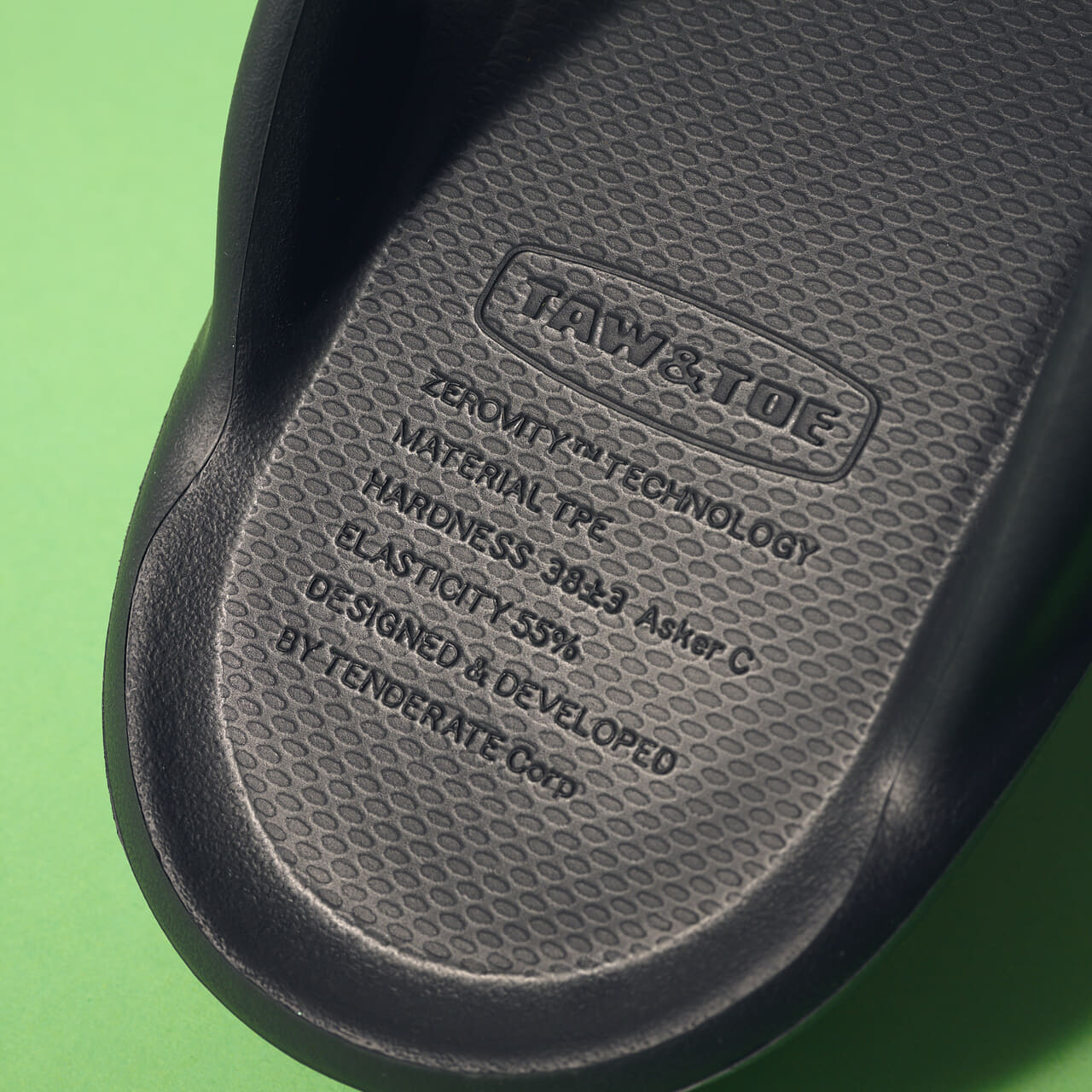 TAW&TOEのサンダル 「Zerovity Flip Flop OG」　黒　リカバリーシューズ　ビーチサンダル　ビーサン　TAW& TOE　インソール 
