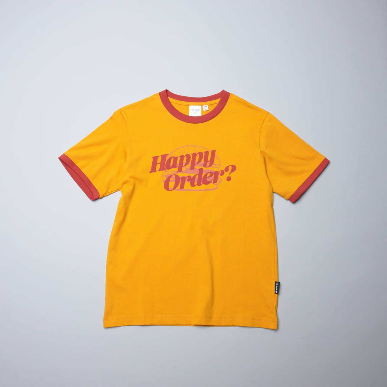 GU×imaseのコラボ、『Happy Order』グラフィックTシャツ